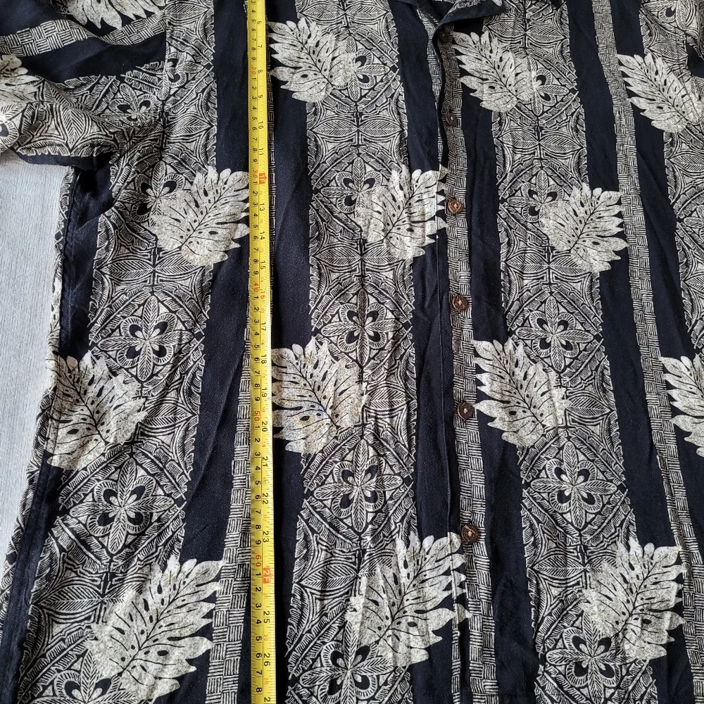 OP Black and Cream Short-Sleeve Button-Down Hawaiian Shirt 100% Rayon Size L